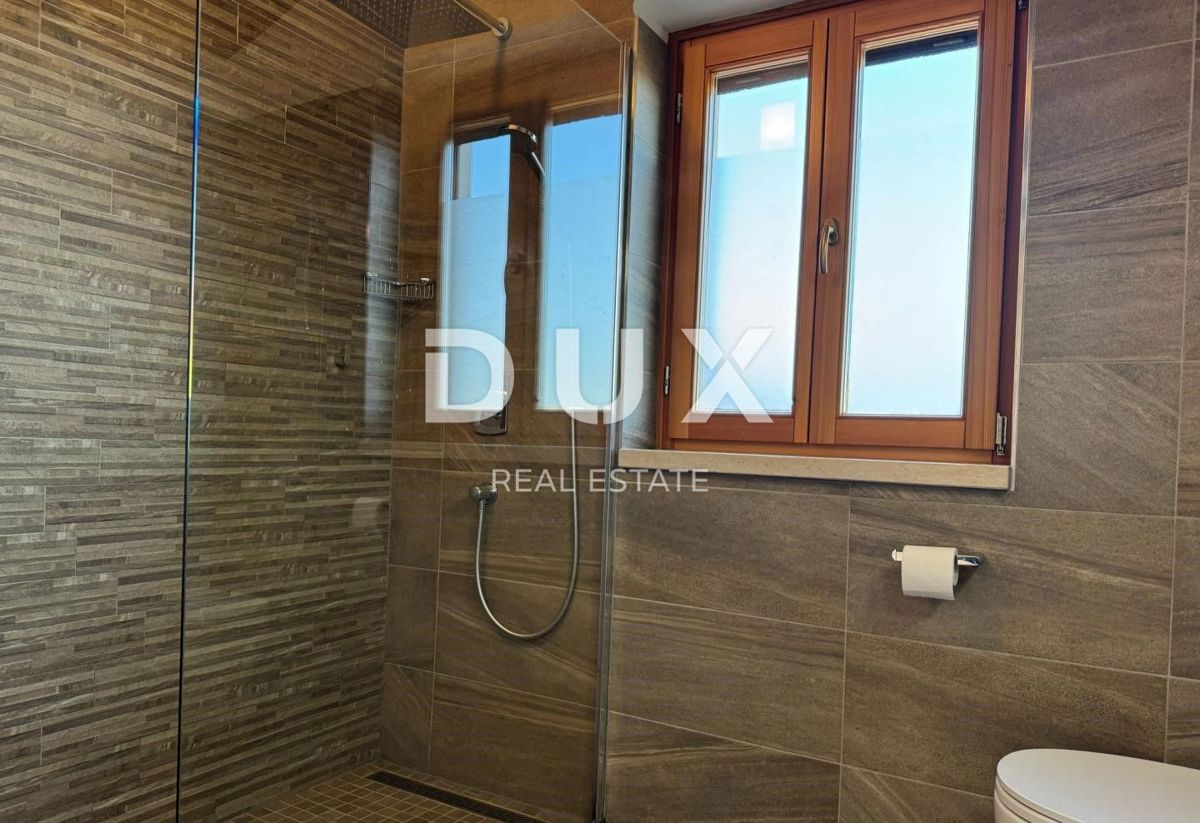 ISTRIA, LABIN - Casa mediterranea in pietra con piscina e fantastica vista sul mare
