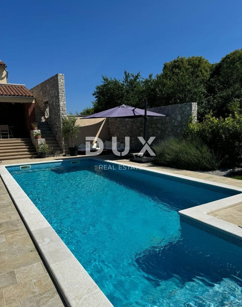 ISTRIA, LABIN - Casa mediterranea in pietra con piscina e fantastica vista sul mare