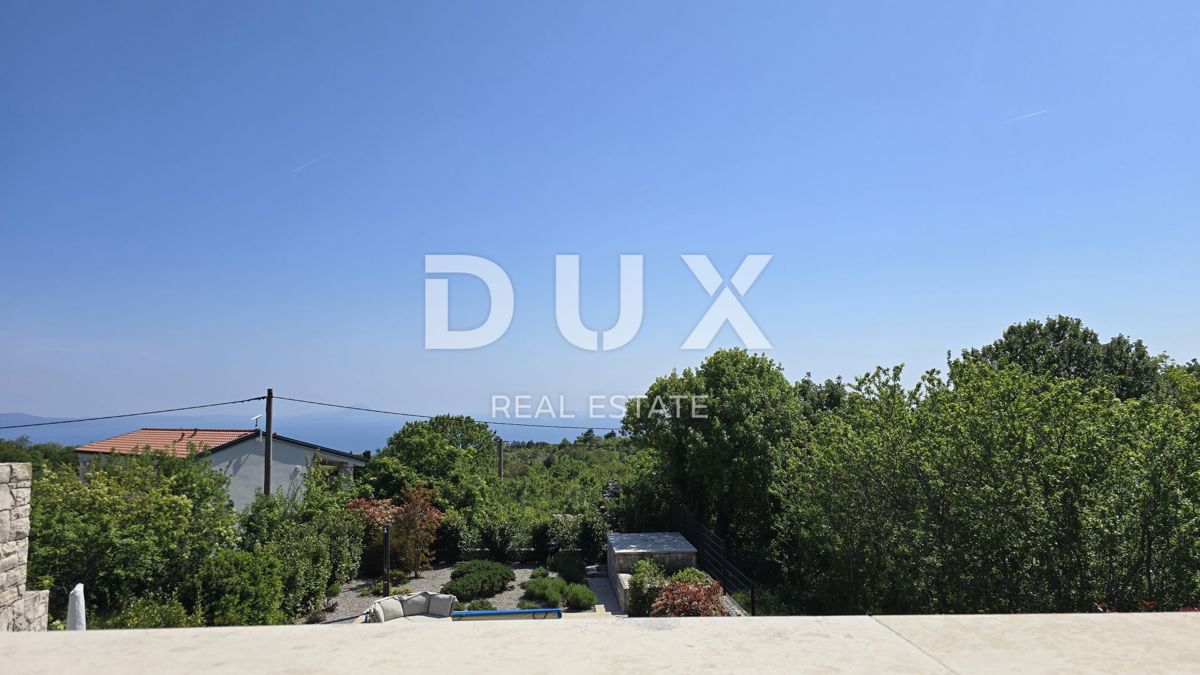 ISTRIA, LABIN - Casa mediterranea in pietra con piscina e fantastica vista sul mare