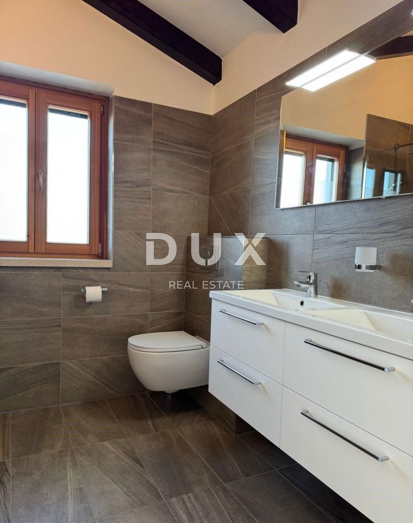 ISTRIA, LABIN - Casa mediterranea in pietra con piscina e fantastica vista sul mare