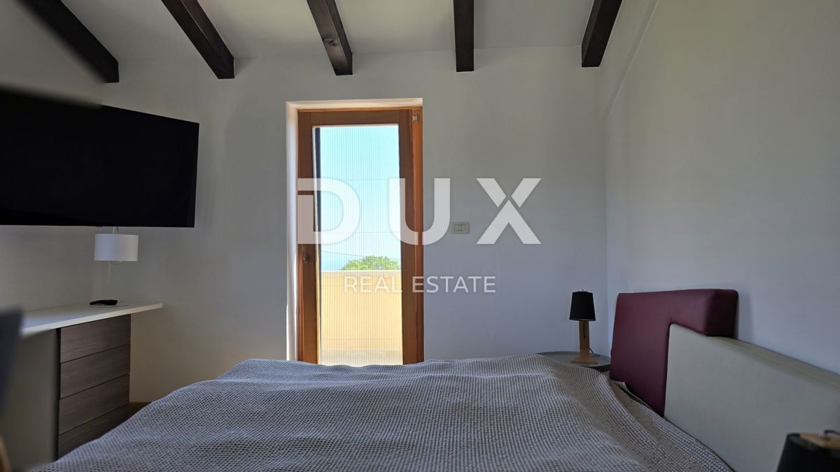 ISTRIA, LABIN - Casa mediterranea in pietra con piscina e fantastica vista sul mare