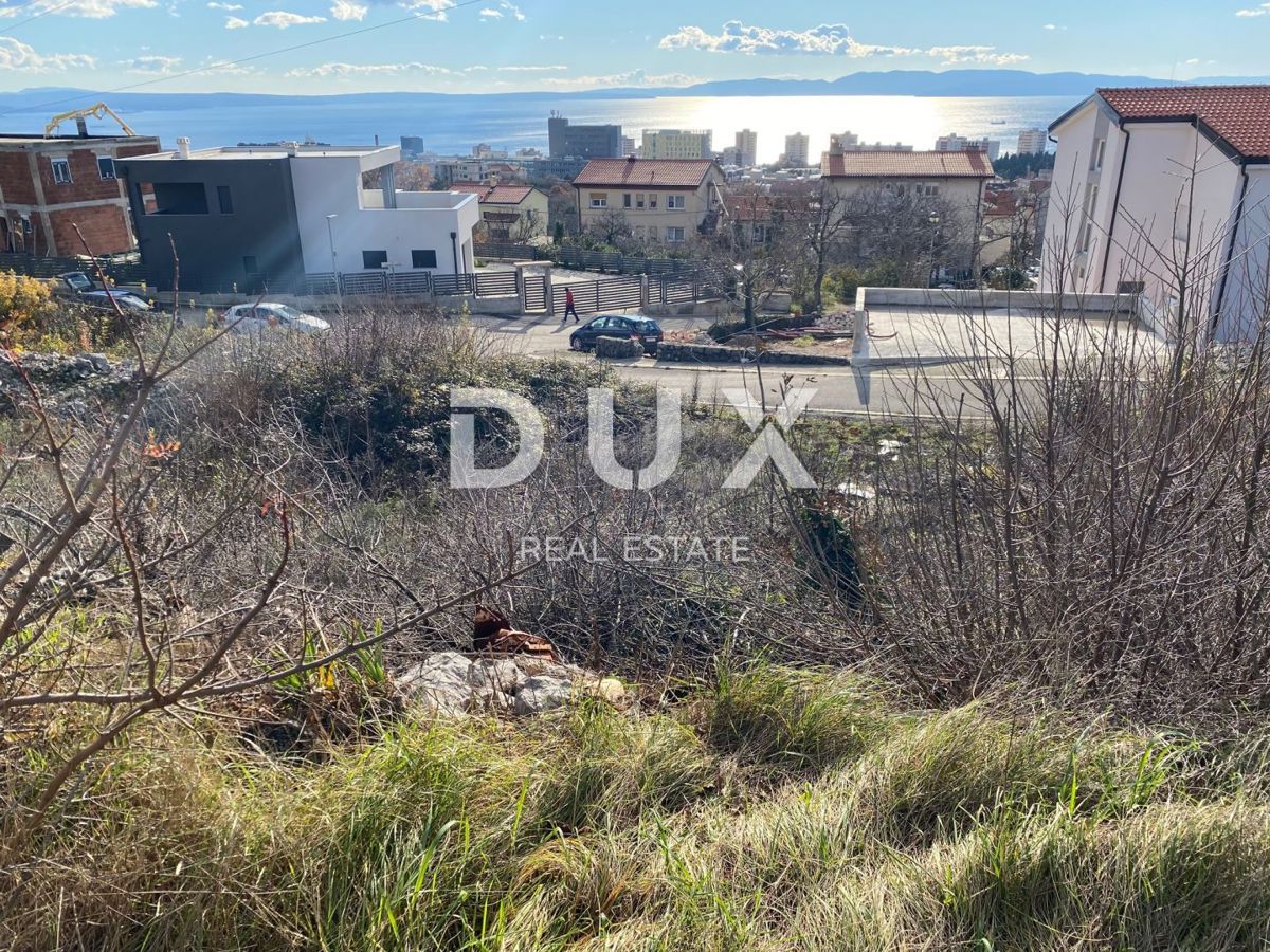 RIJEKA, TRSAT - TERRENO EDIFICABILE CON VISTA MARE PER UNA CASA FAMIGLIARE IN OTTIMA POSIZIONE!!! OPPORTUNITÀ!!!