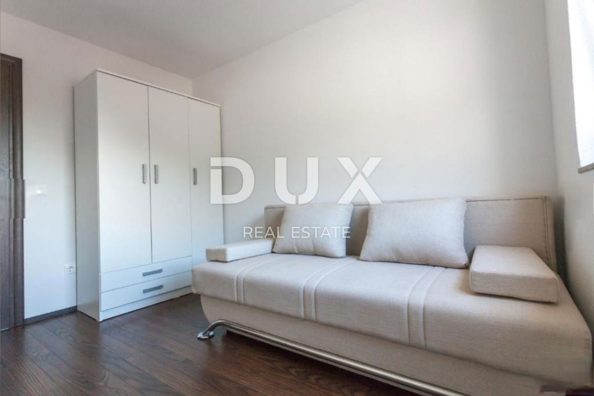 ISOLA DI KRK, KLIMNO - appartamento in villa 61m2, soggiorno + 2 camere da letto, piano terra, con splendida vista sul mare e piscina + dintorni 91m2 - S2