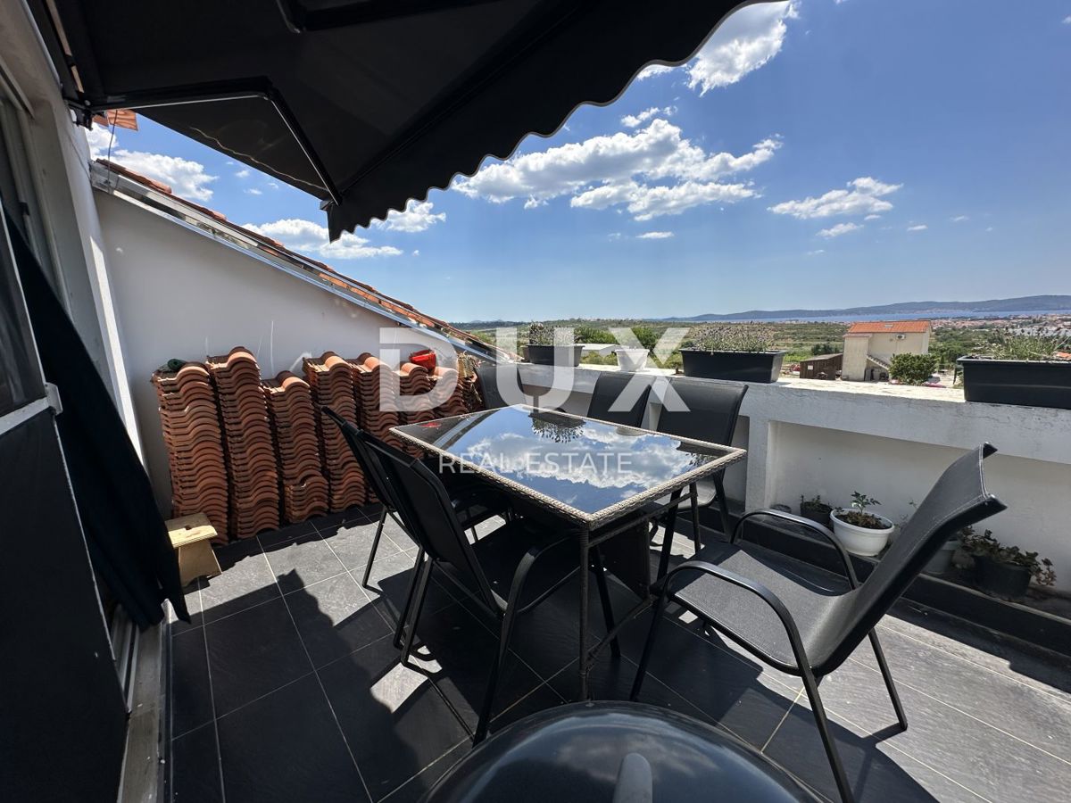 ZADAR, CRNO - Spazioso appartamento con terrazza e vista mare!
