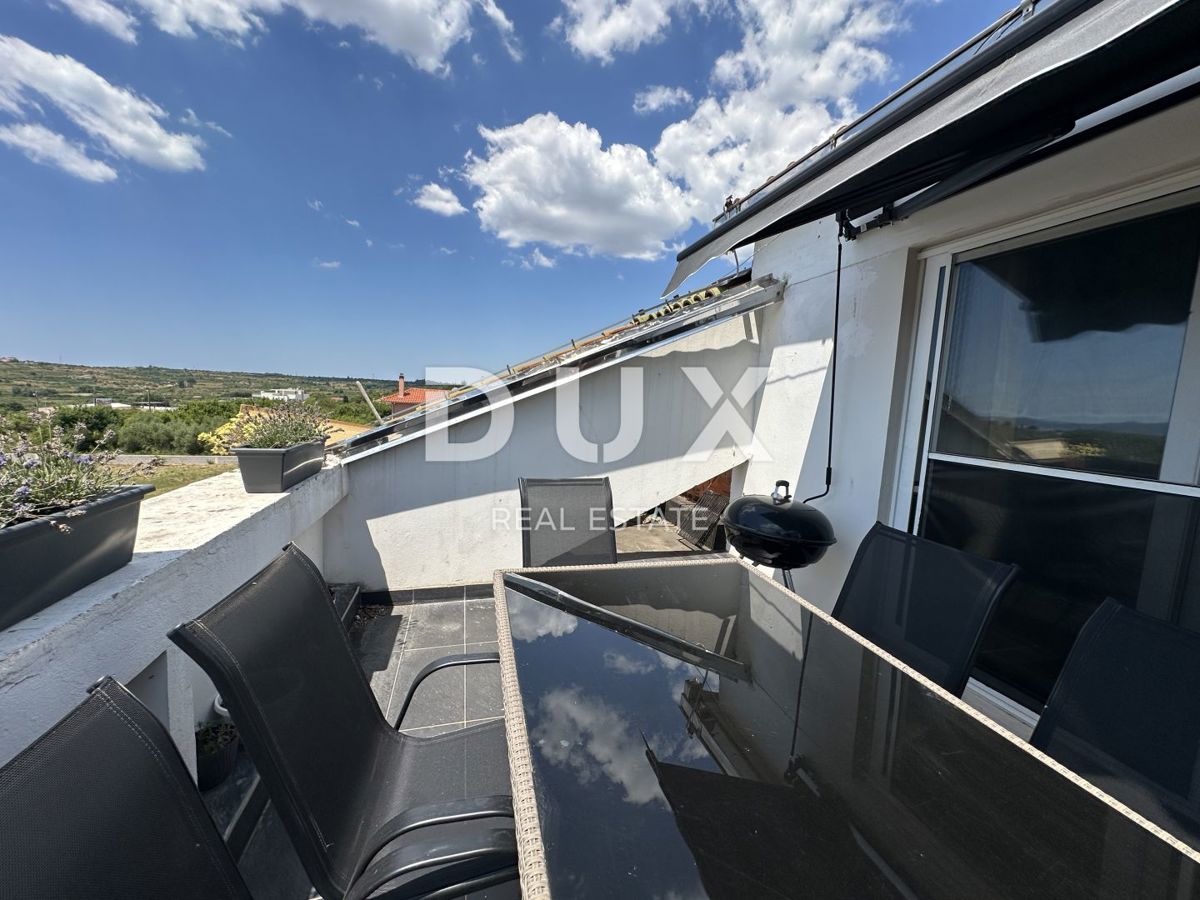 ZADAR, CRNO - Spazioso appartamento con terrazza e vista mare!