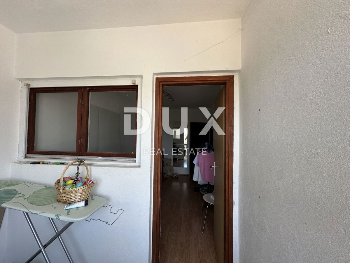 ZADAR, CRNO - Spazioso appartamento con terrazza e vista mare!
