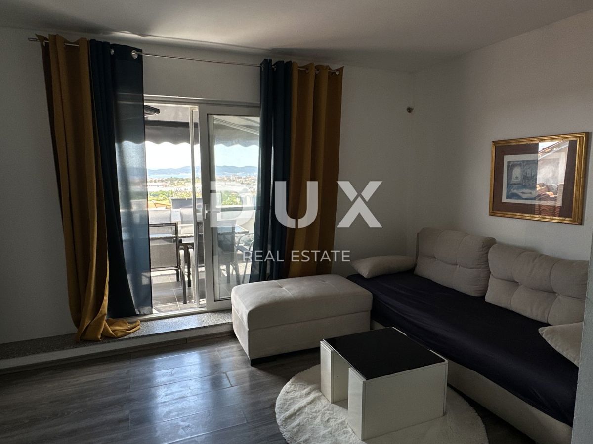 ZADAR, CRNO - Spazioso appartamento con terrazza e vista mare!