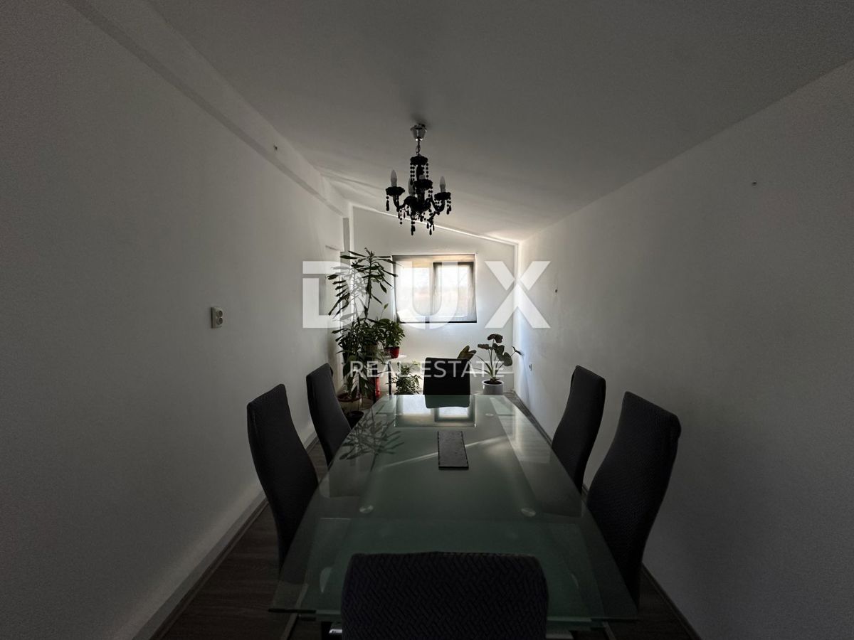 ZADAR, CRNO - Spazioso appartamento con terrazza e vista mare!