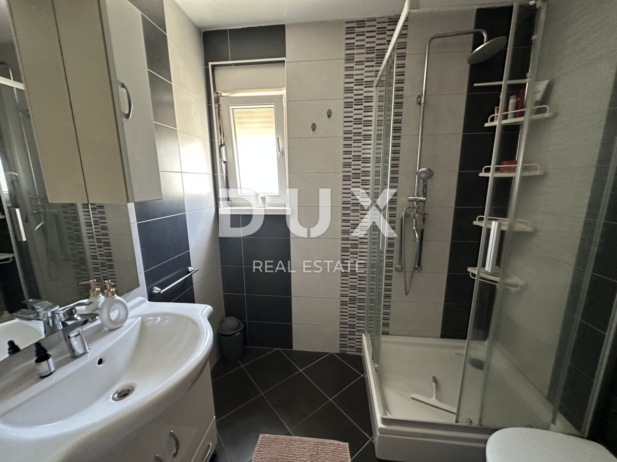 ZADAR, DIKLOVAC - Appartamento con due camere da letto di 59,6 m² con 2 posti auto e vista!