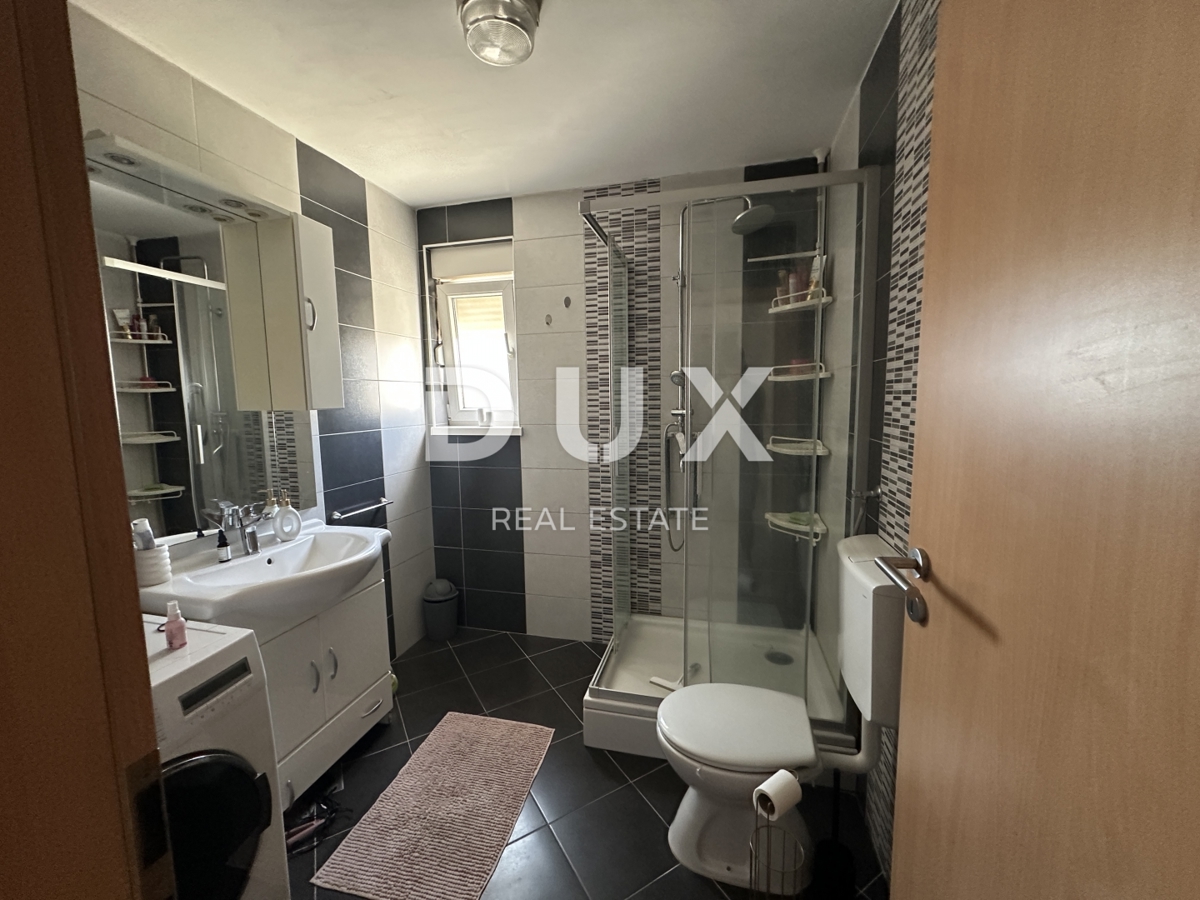 ZADAR, DIKLOVAC - Appartamento con due camere da letto di 59,6 m² con 2 posti auto e vista!