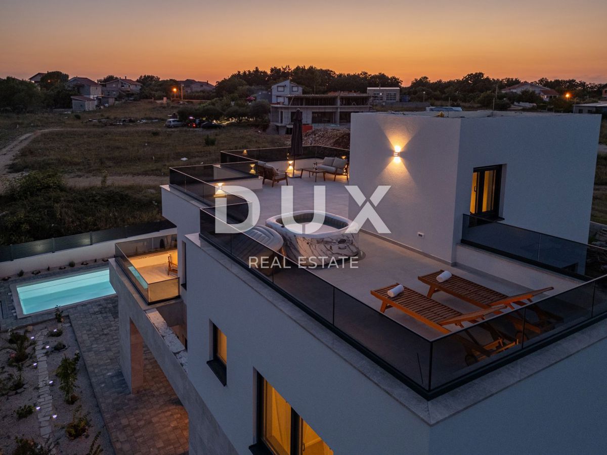 ZADAR, POLJICA BRIG-VILLA DI LUSSO CON PISCINA 