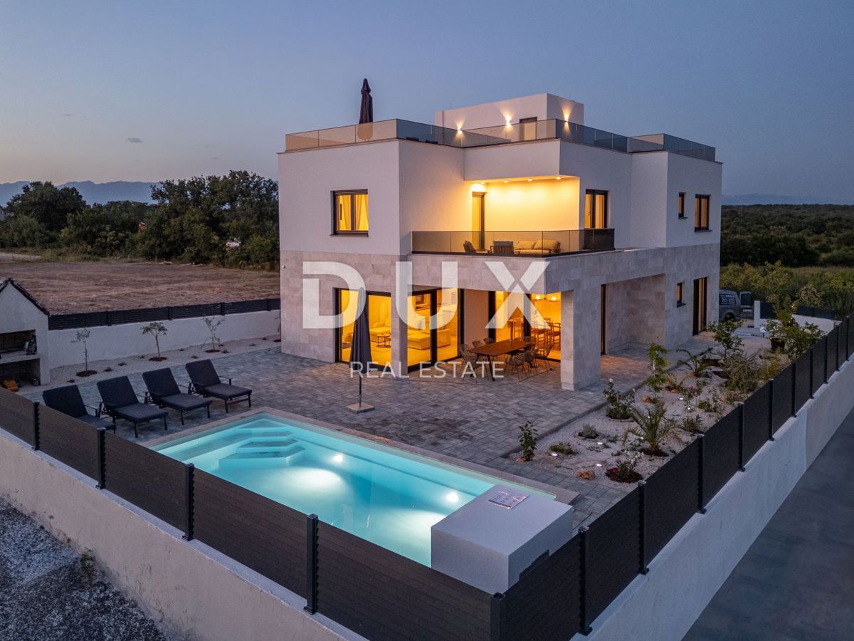 ZADAR, POLJICA BRIG-VILLA DI LUSSO CON PISCINA 
