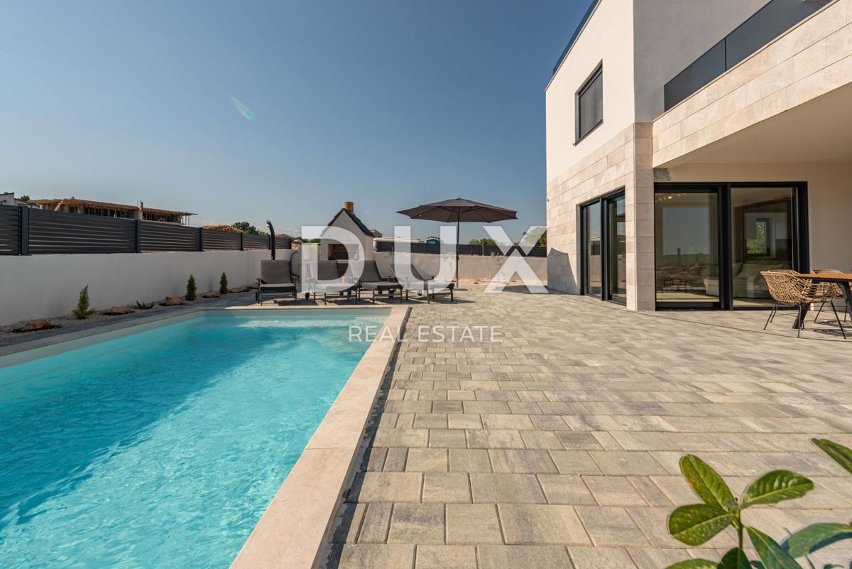 ZADAR, POLJICA BRIG-VILLA DI LUSSO CON PISCINA 