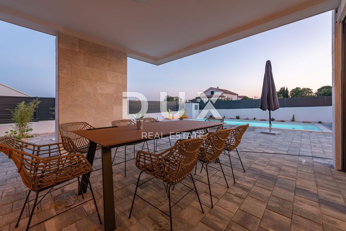 ZADAR, POLJICA BRIG-VILLA DI LUSSO CON PISCINA 