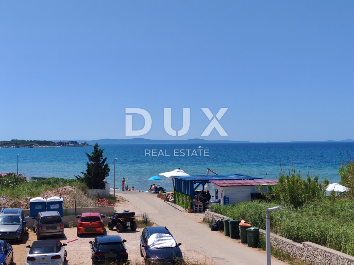 ZADAR, PRIVLAKA - Nuovo edificio a 50 metri dalla spiaggia sabbiosa con vista mare! S5