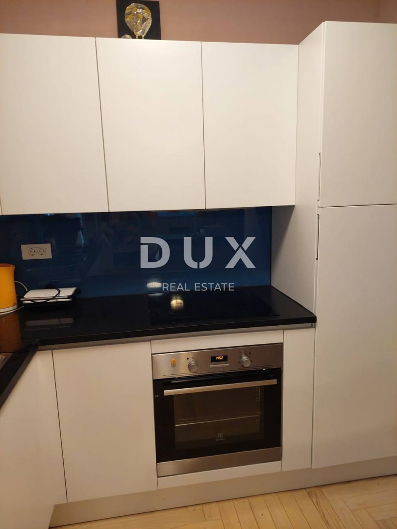 ISTRIA, NOVIGRAD - Bella casa bifamiliare vicino al centro