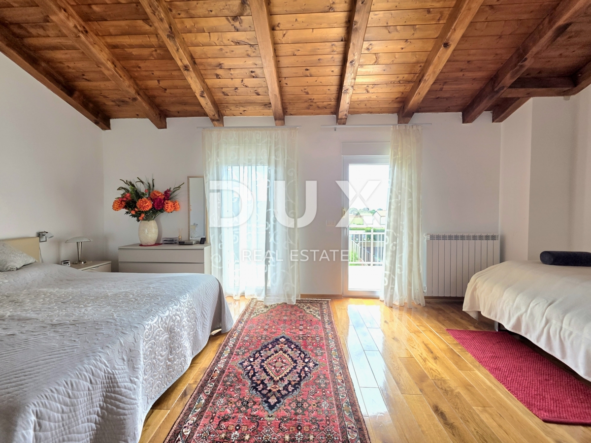 ISTRIA, NOVIGRAD - Casa a schiera familiare e privata vicino alle spiagge e al centro città