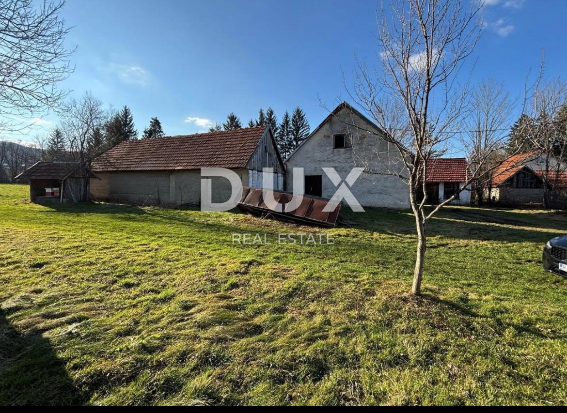 LAPAT, PLAŠKI – Proprietà rurale tradizionale (casa e quattro annessi) pronta per la ristrutturazione con grande potenziale, a 40 km dai laghi di Plitvice!