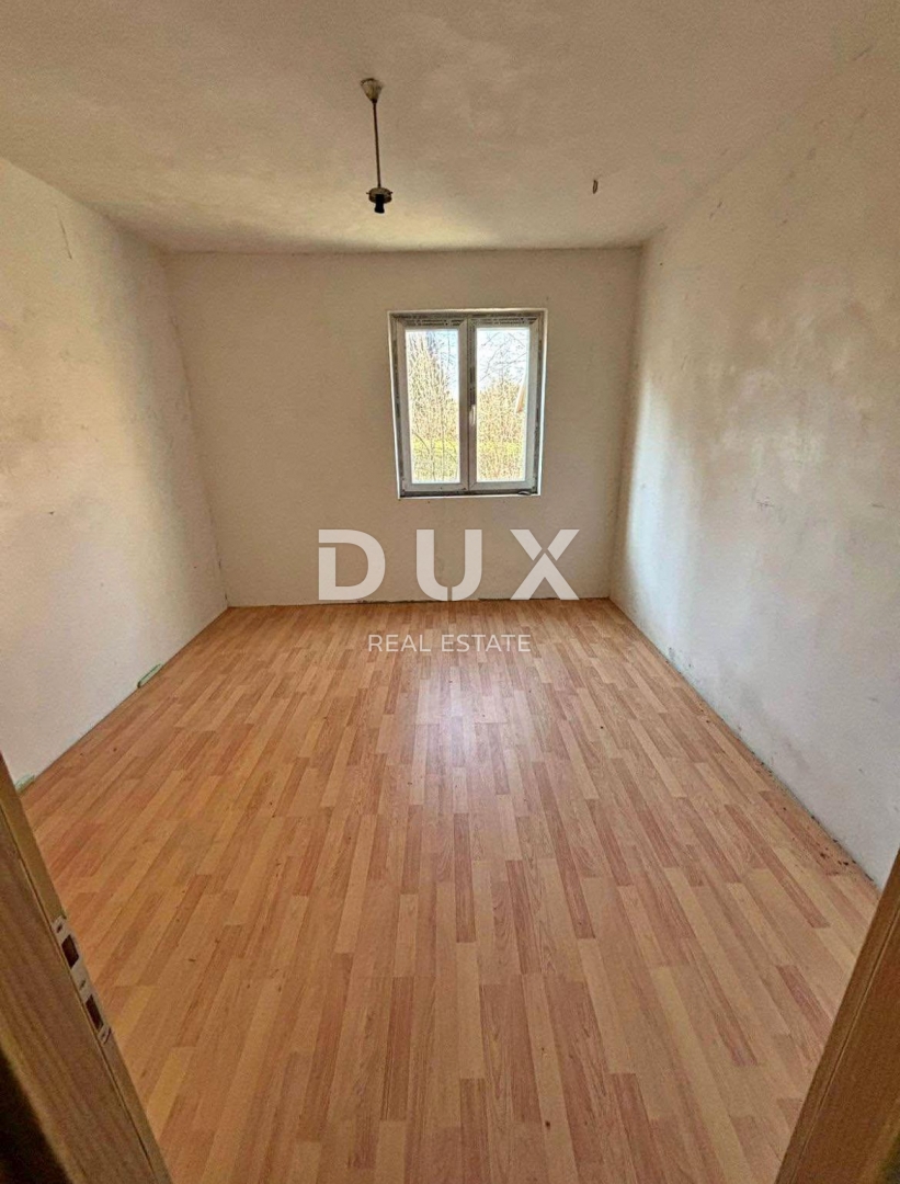 LAPAT, PLAŠKI – Proprietà rurale tradizionale (casa e quattro annessi) pronta per la ristrutturazione con grande potenziale, a 40 km dai laghi di Plitvice!