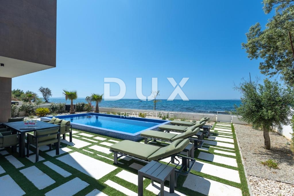 ZADAR, ZATON - villa prima fila al mare