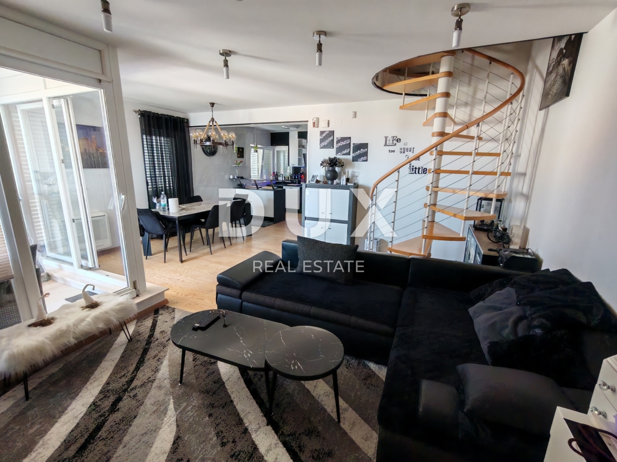 ZADAR, BORIK - Appartamento duplex completamente arredato con una splendida vista sul mare!