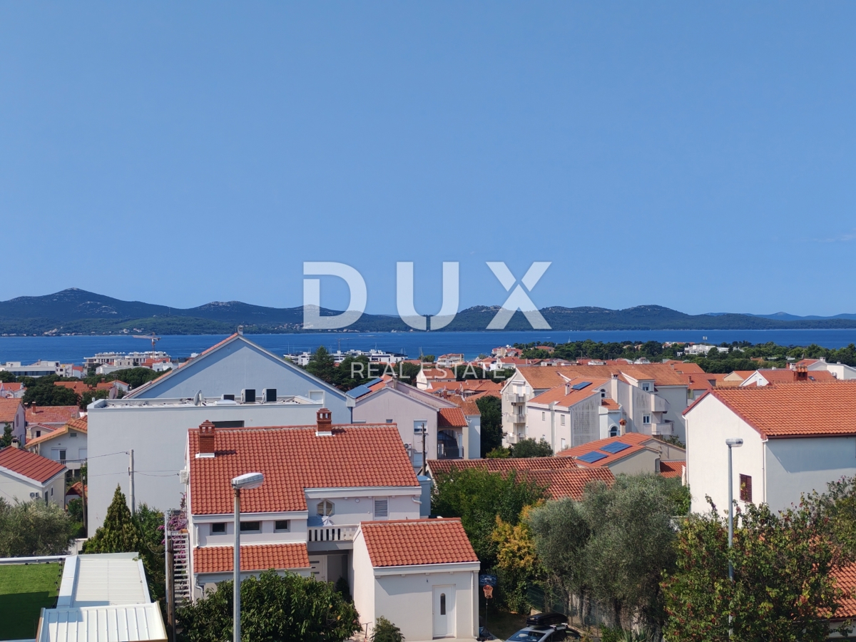 ZADAR, BORIK - Appartamento duplex completamente arredato con una splendida vista sul mare!