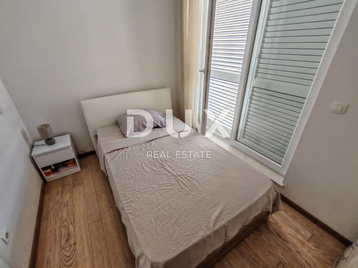 ZADAR, BORIK - Appartamento duplex completamente arredato con una splendida vista sul mare!