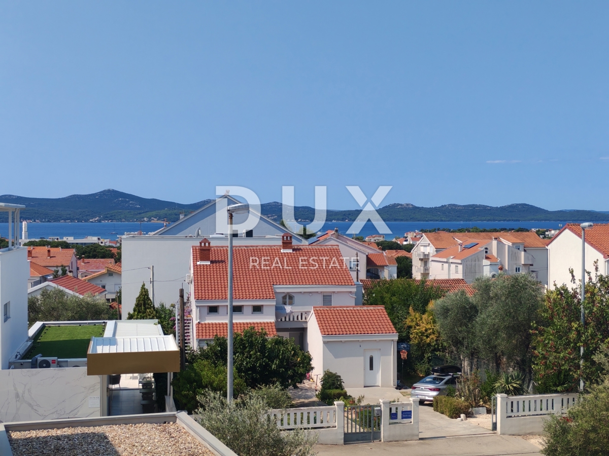 ZADAR, BORIK - Appartamento duplex completamente arredato con una splendida vista sul mare!