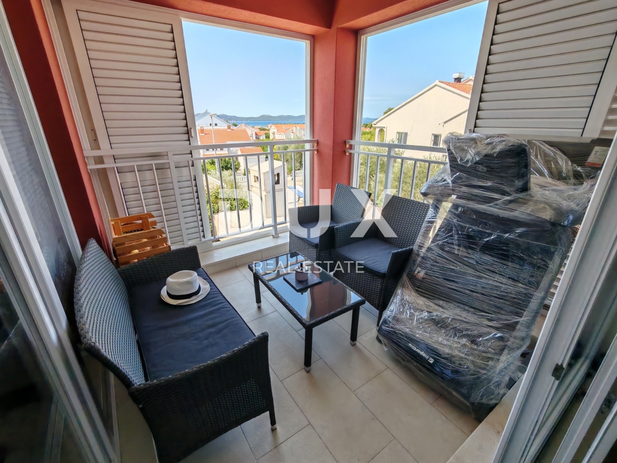 ZADAR, BORIK - Appartamento duplex completamente arredato con una splendida vista sul mare!