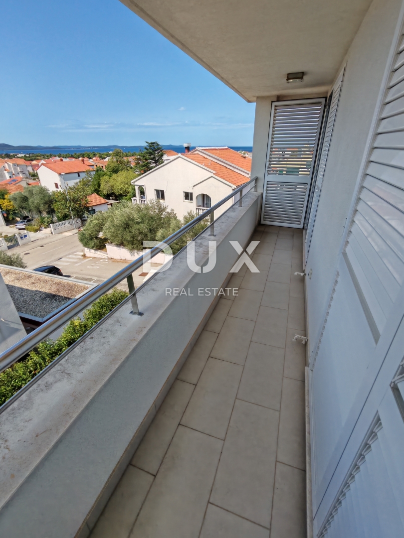 ZADAR, BORIK - Appartamento duplex completamente arredato con una splendida vista sul mare!