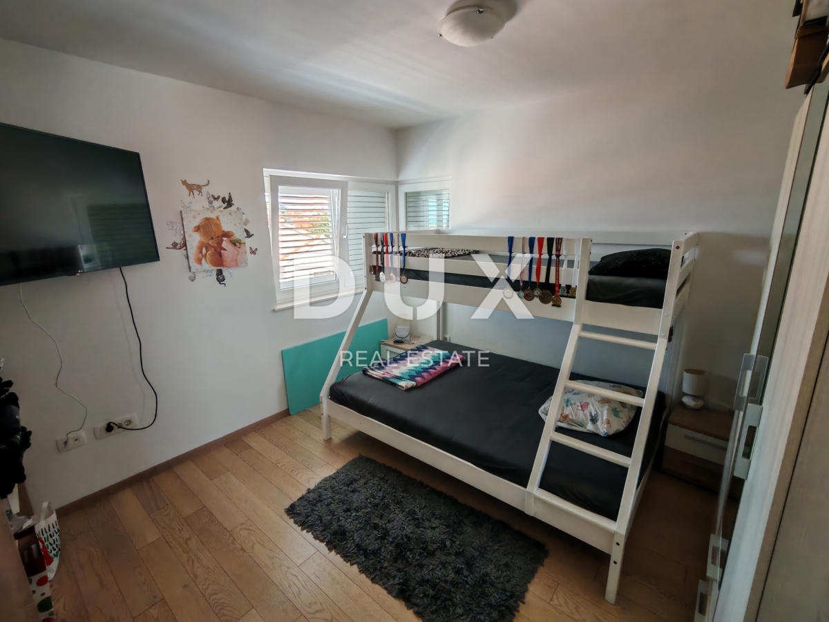 ZADAR, BORIK - Appartamento duplex completamente arredato con una splendida vista sul mare!