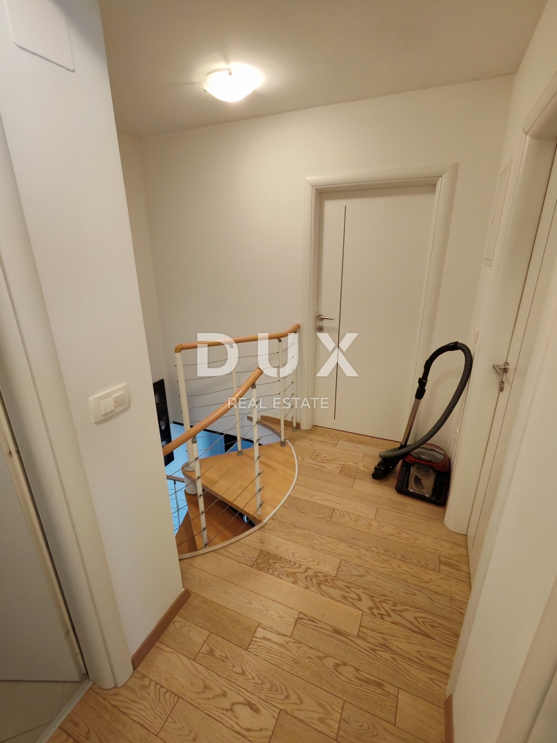 ZADAR, BORIK - Appartamento duplex completamente arredato con una splendida vista sul mare!