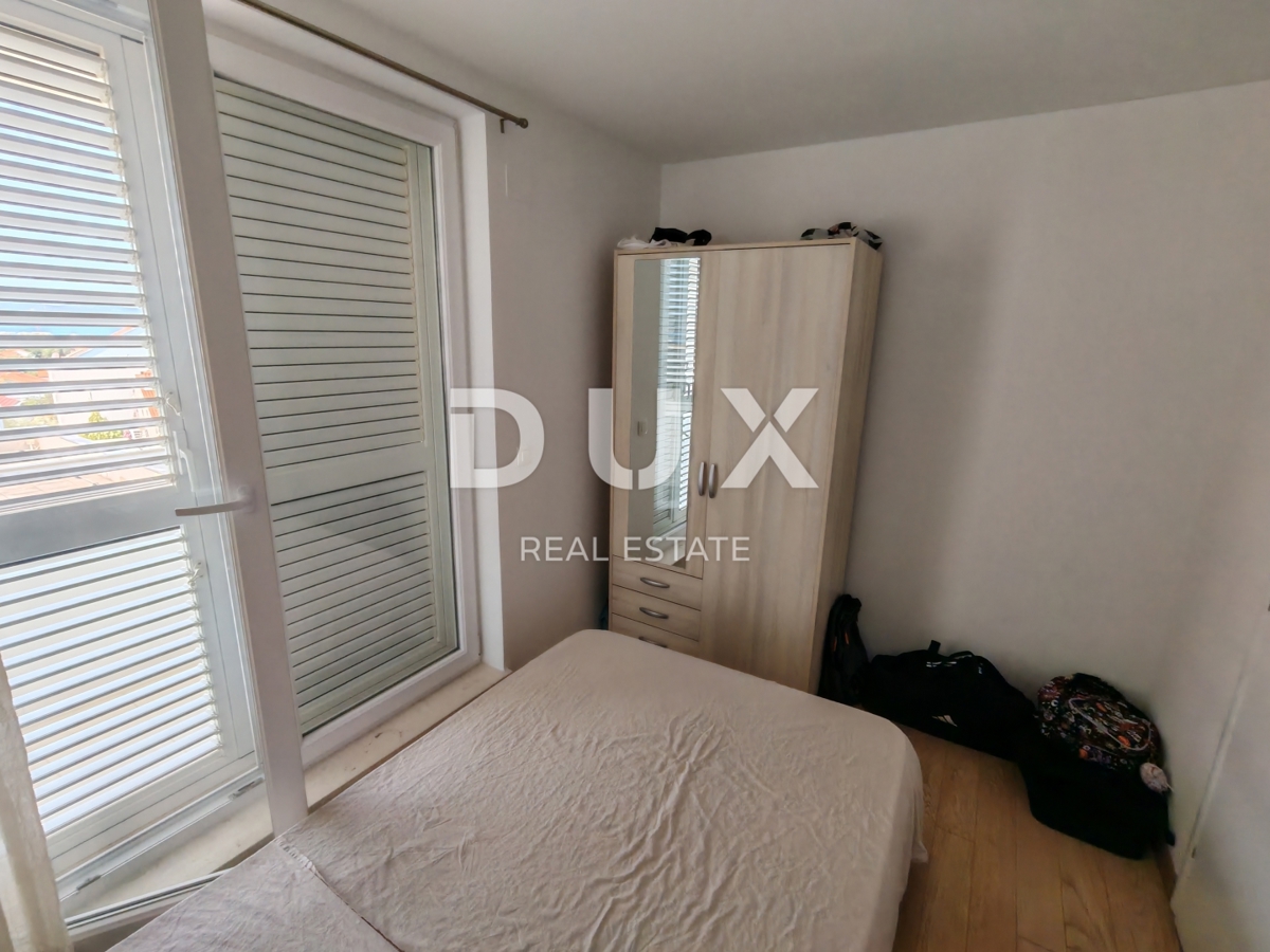 ZADAR, BORIK - Appartamento duplex completamente arredato con una splendida vista sul mare!