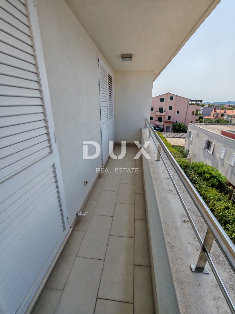 ZADAR, BORIK - Appartamento duplex completamente arredato con una splendida vista sul mare!