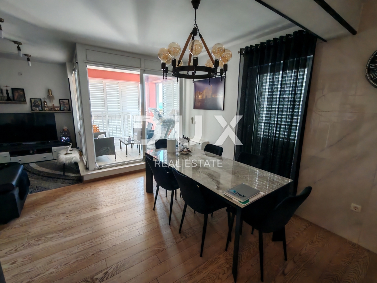ZADAR, BORIK - Appartamento duplex completamente arredato con una splendida vista sul mare!