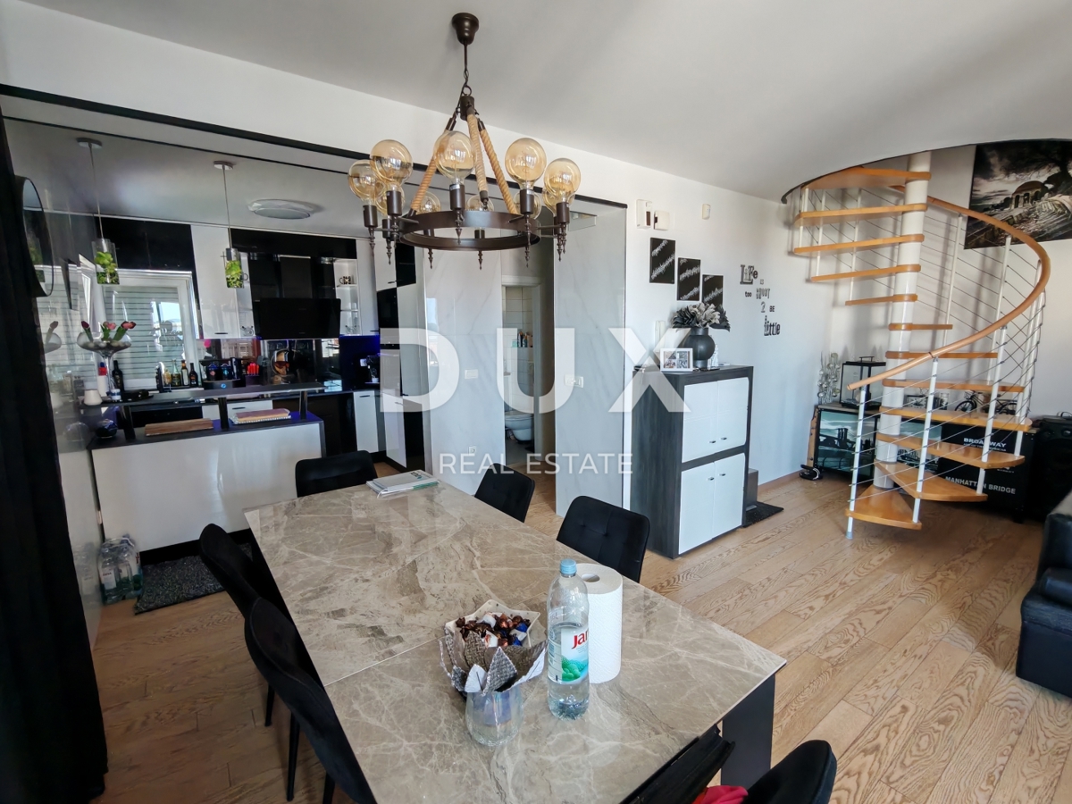 ZADAR, BORIK - Appartamento duplex completamente arredato con una splendida vista sul mare!