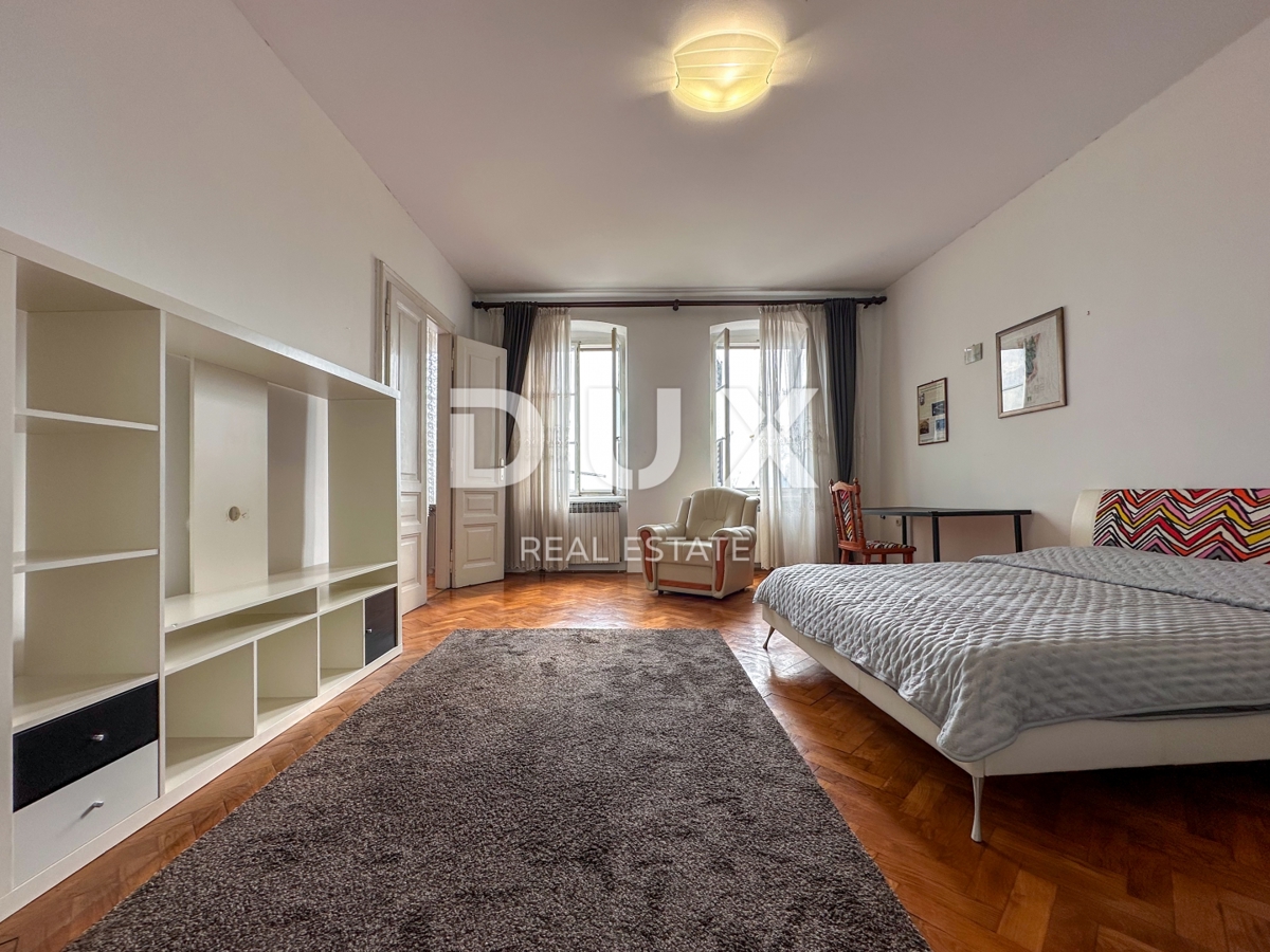 RIJEKA, CENTRO - elegante appartamento con 4 camere da letto e 3 balconi nel centro città