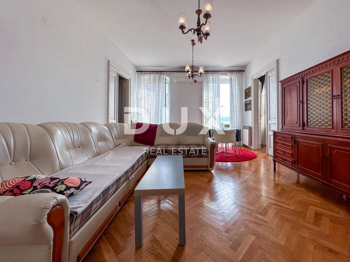 RIJEKA, CENTRO - elegante appartamento con 4 camere da letto e 3 balconi nel centro città