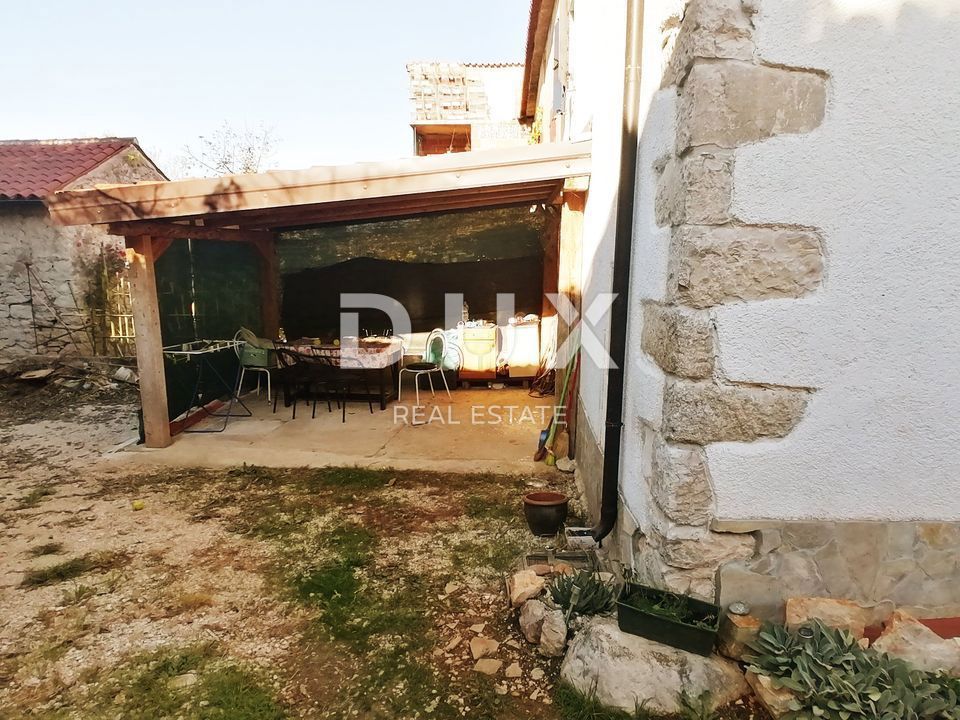 ISTRIA, UMAG - Casa in pietra ultima di fila vicino al mare