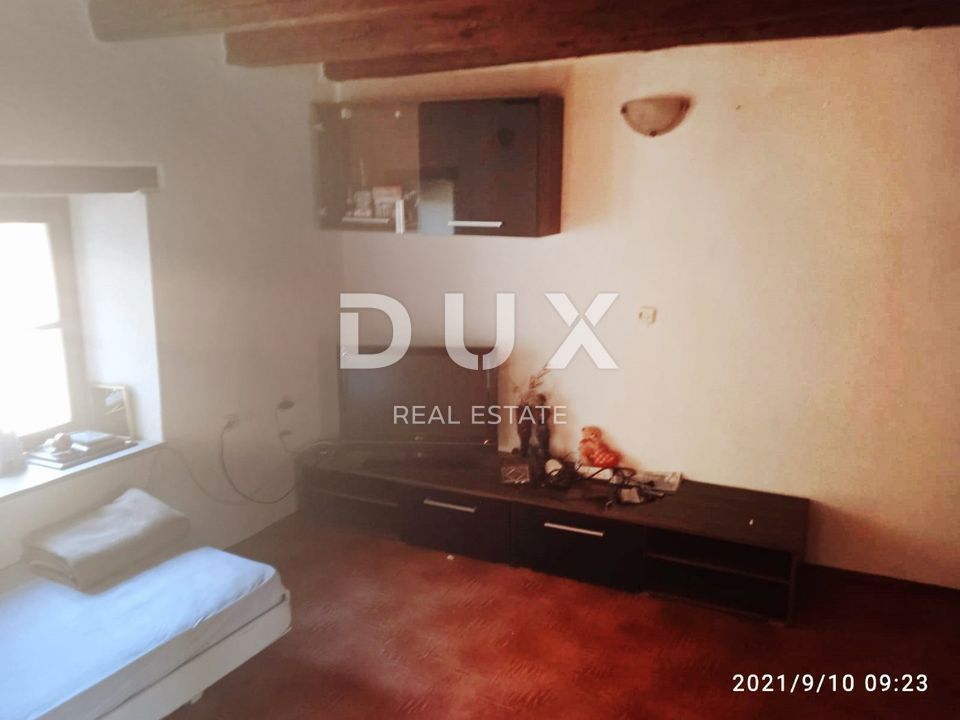 ISTRIA, UMAG - Casa in pietra ultima di fila vicino al mare