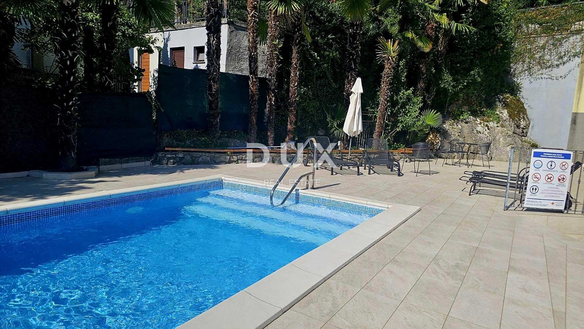 ABBAZIA, CENTRO - Monolocale 31m2 con vista mare e piscina ad uso esclusivo