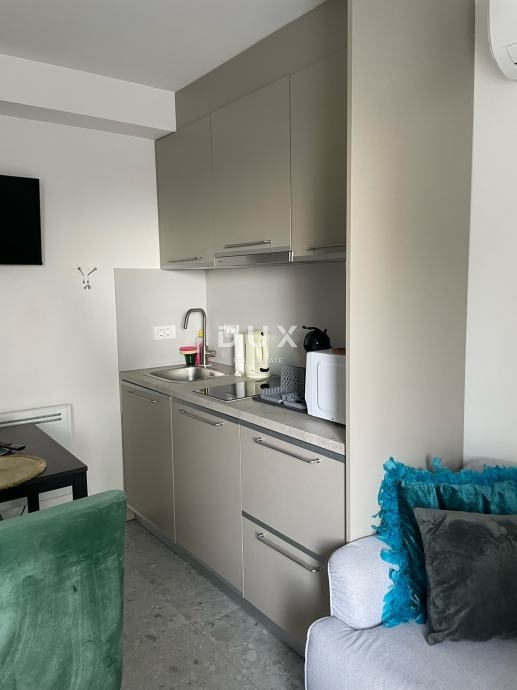 ABBAZIA, CENTRO - Monolocale 31m2 con vista mare e piscina ad uso esclusivo