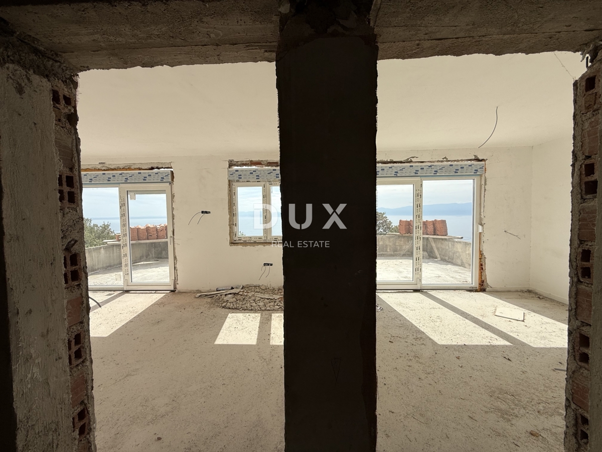 RIJEKA, KOSTRENA - Casa indipendente 4 camere da letto + soggiorno - piscina, giardino e vista!