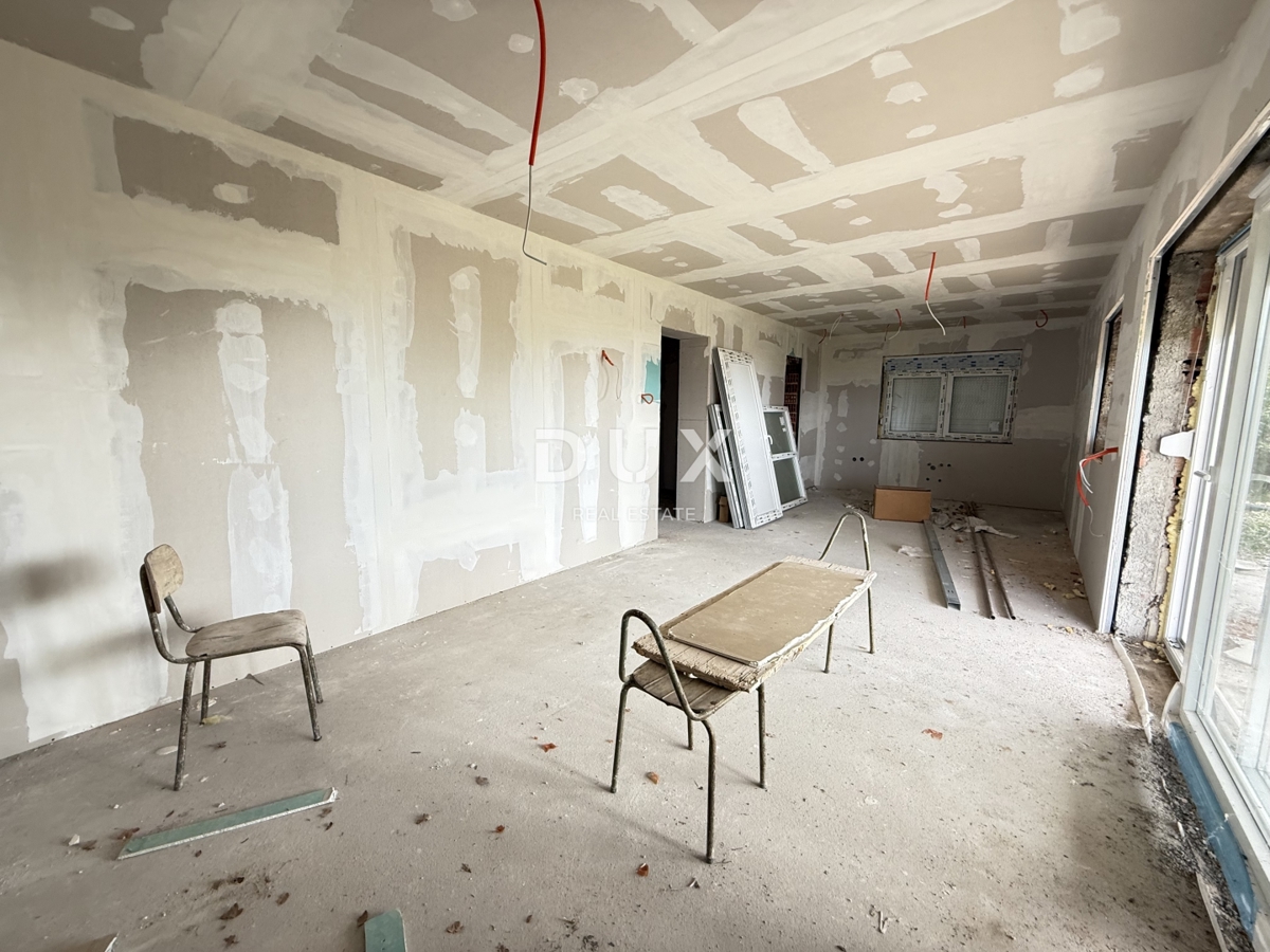 RIJEKA, KOSTRENA - Casa indipendente 4 camere da letto + soggiorno - piscina, giardino e vista!