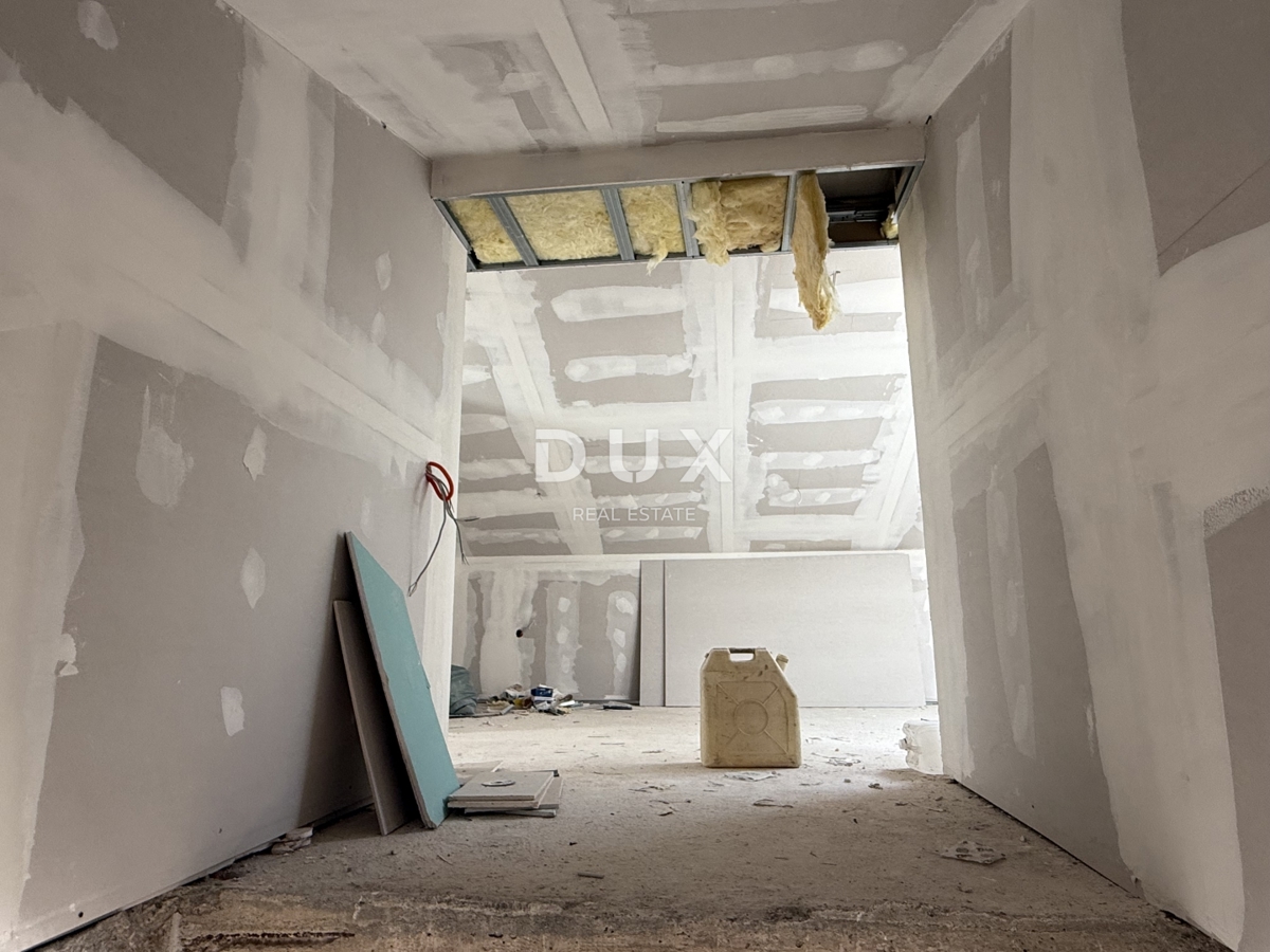 RIJEKA, KOSTRENA - Casa indipendente 4 camere da letto + soggiorno - piscina, giardino e vista!