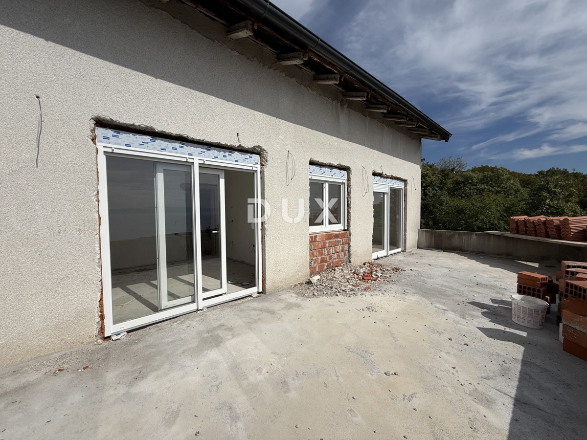 RIJEKA, KOSTRENA - Casa indipendente 4 camere da letto + soggiorno - piscina, giardino e vista!
