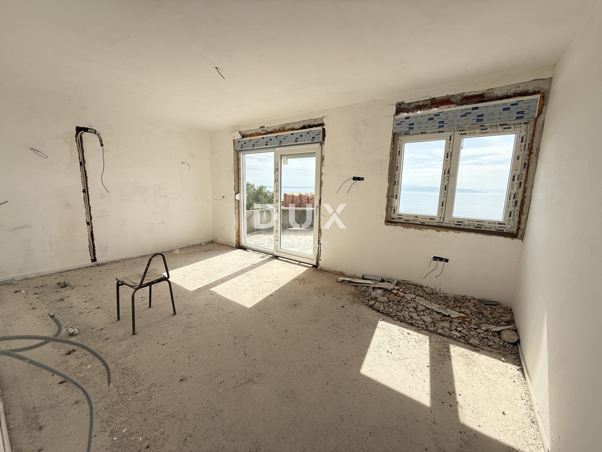 RIJEKA, KOSTRENA - Casa indipendente 4 camere da letto + soggiorno - piscina, giardino e vista!