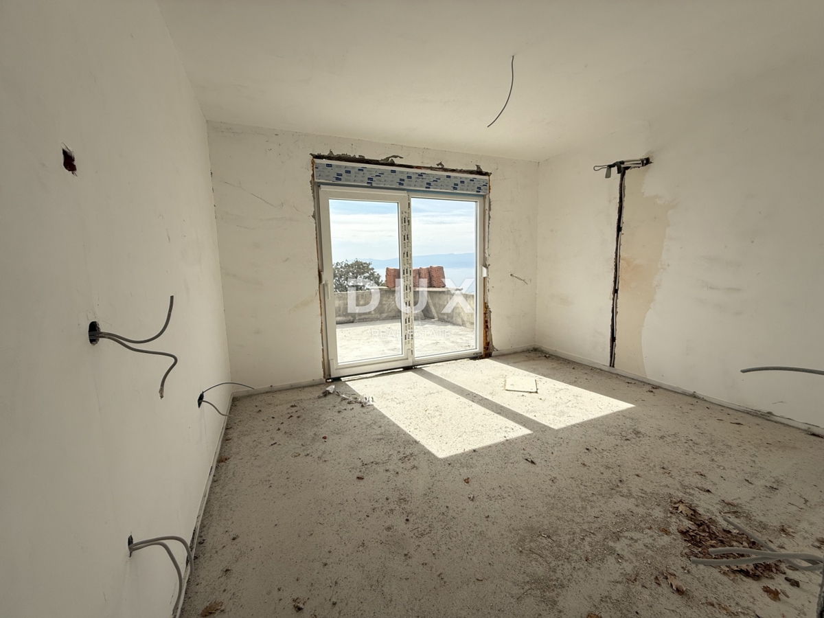 RIJEKA, KOSTRENA - Casa indipendente 4 camere da letto + soggiorno - piscina, giardino e vista!