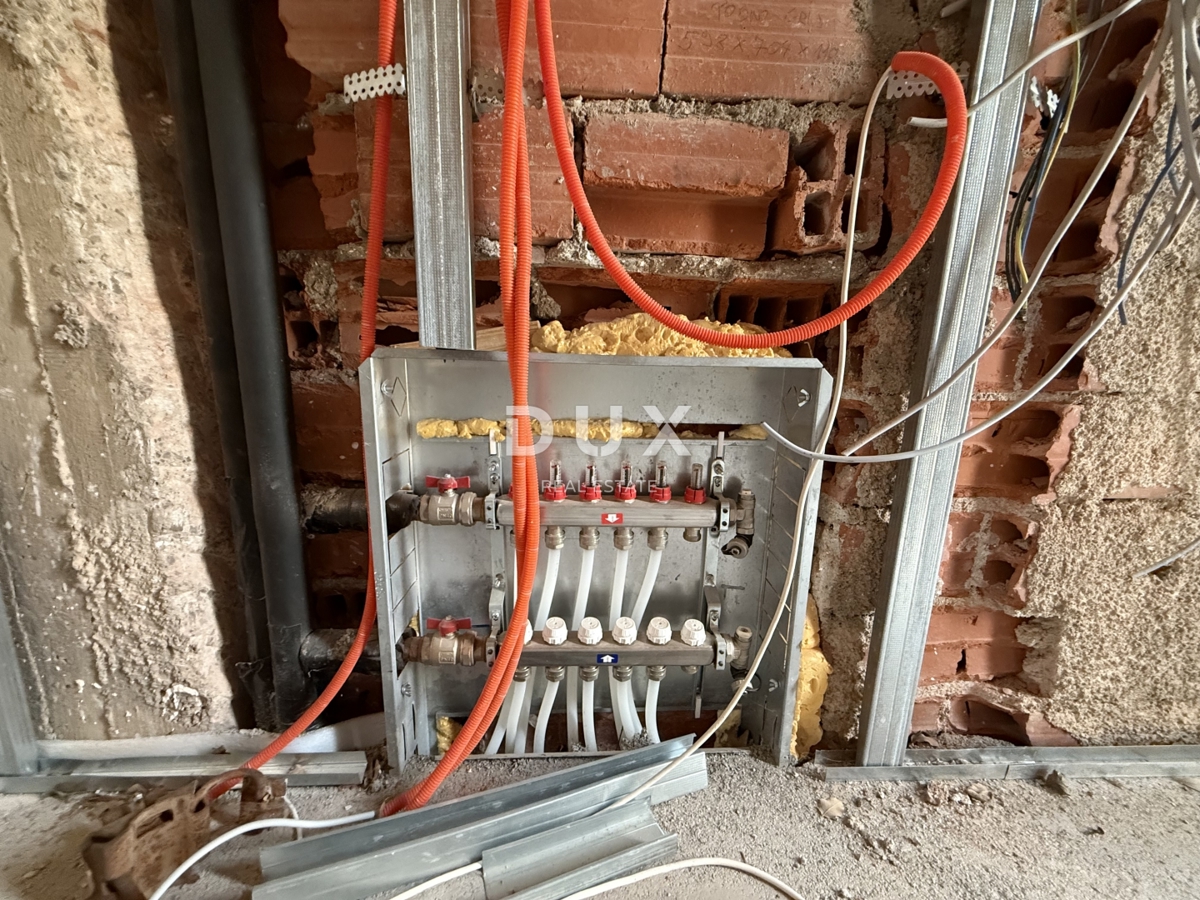 RIJEKA, KOSTRENA - Casa indipendente 4 camere da letto + soggiorno - piscina, giardino e vista!