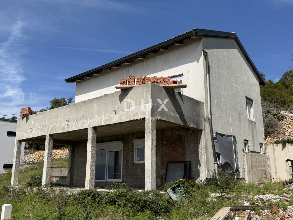 RIJEKA, KOSTRENA - Casa indipendente 4 camere da letto + soggiorno - piscina, giardino e vista!